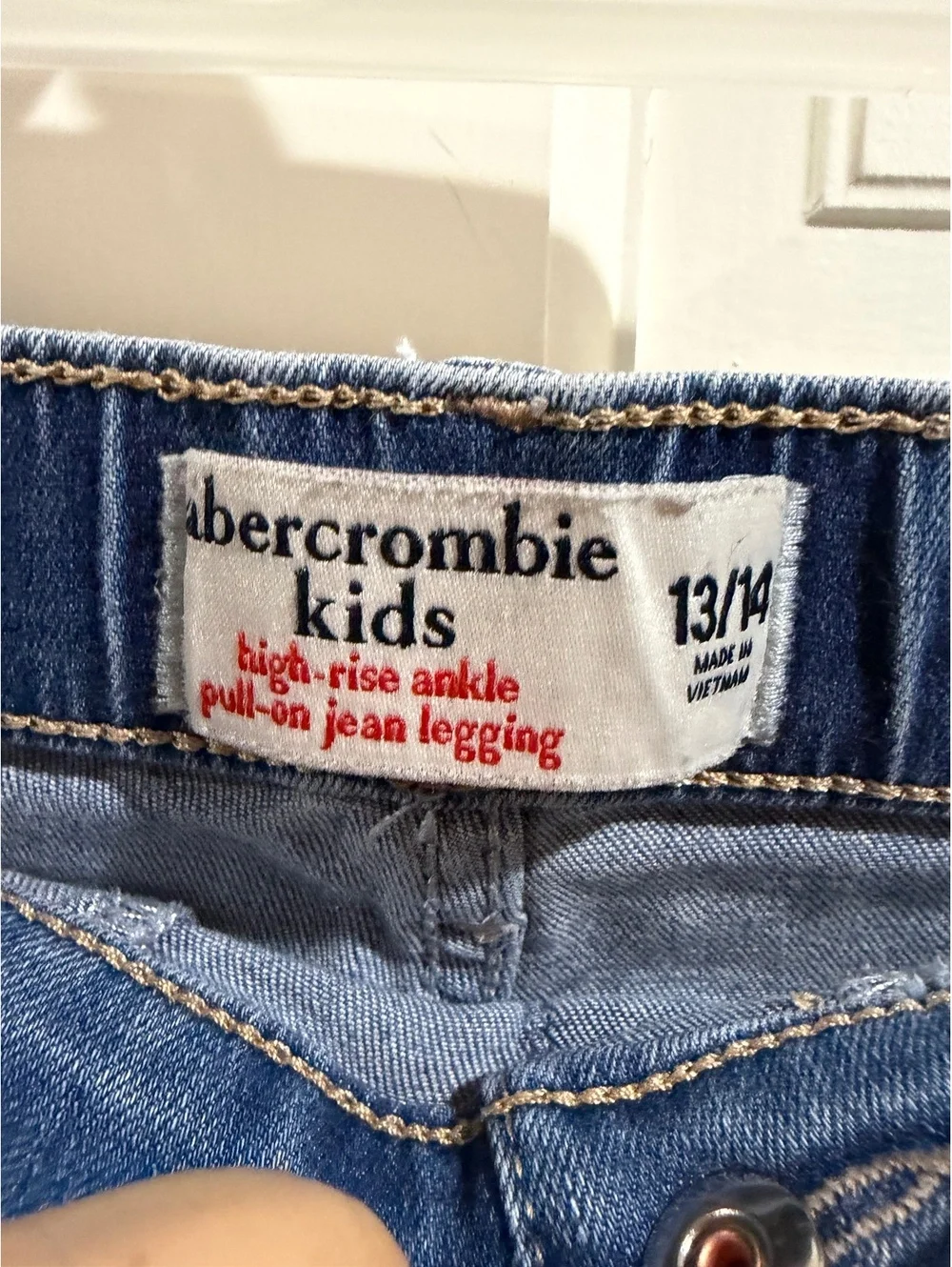 Abercrombie Kids Light Wash Distressed High-Rise Ankle Jean Leggings Size 13/14